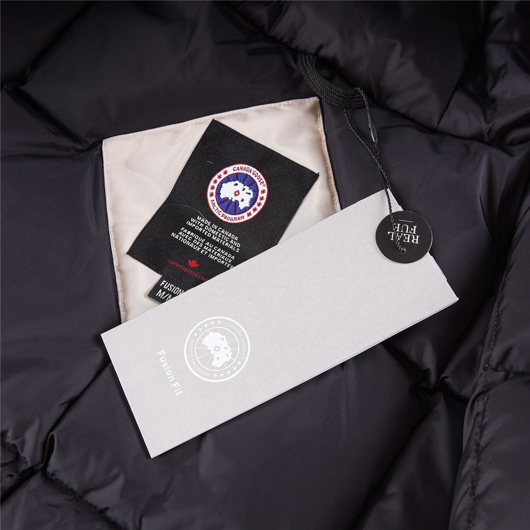 カナダグース「Canada Goose」ユニセックス プレミアムダウンコート