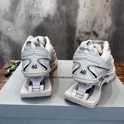 バレンシアガ「Balenciaga」 X-PANDER スニーカー X-PANDER スニーカー