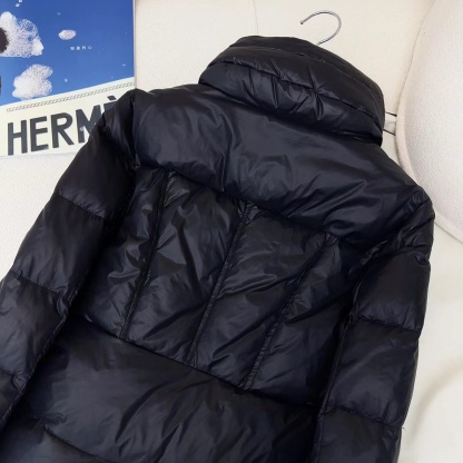 エルメス「Hermès」  2025秋冬 ドローストリング ダウンジャケット