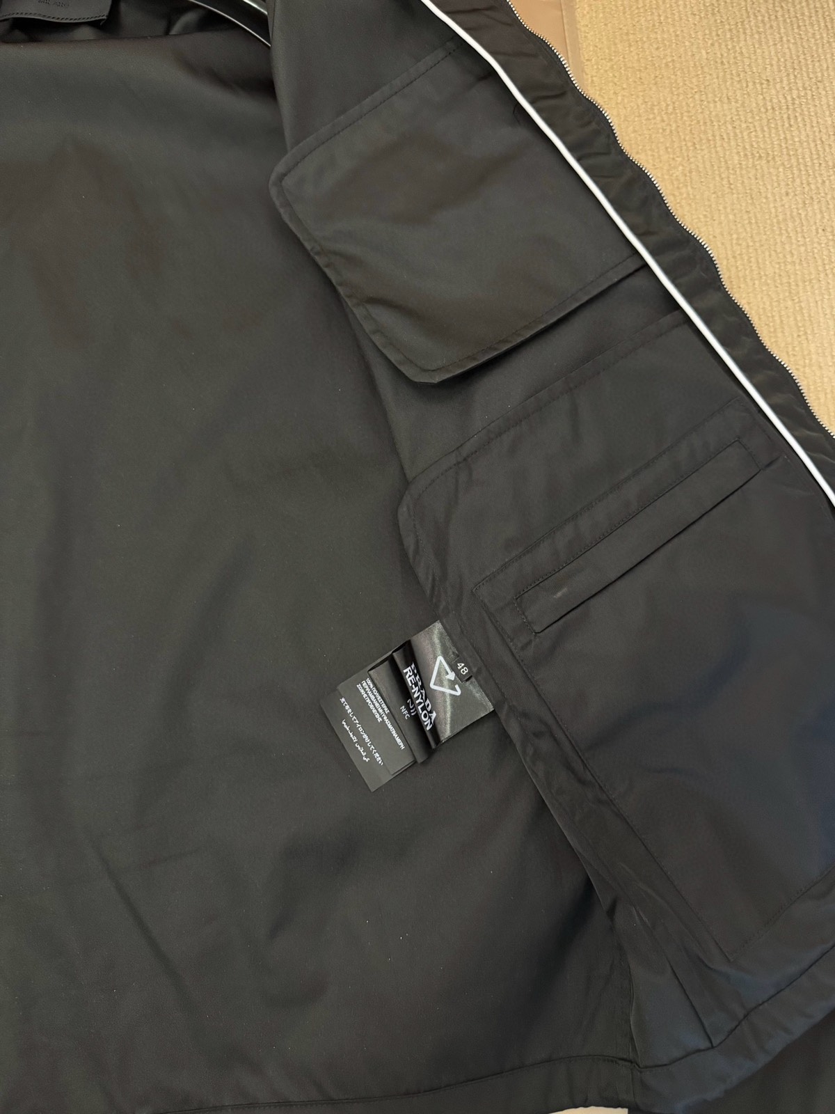 プラダ「Prada」 Re-Nylon ジップアップジャケット