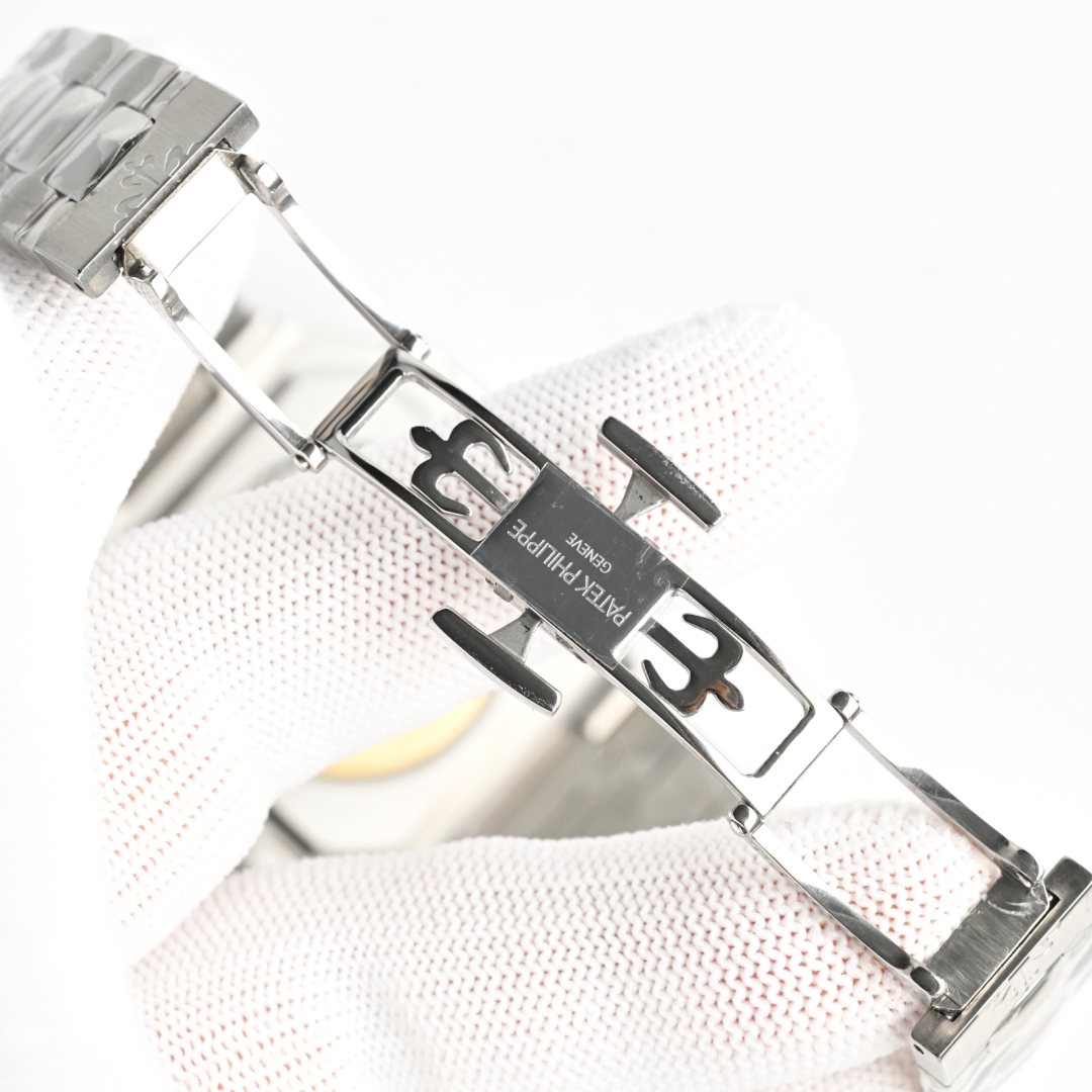 パテック・フィリップ「Patek Philippe」キュビタス 5821 クロノグラフ 腕時計45mm