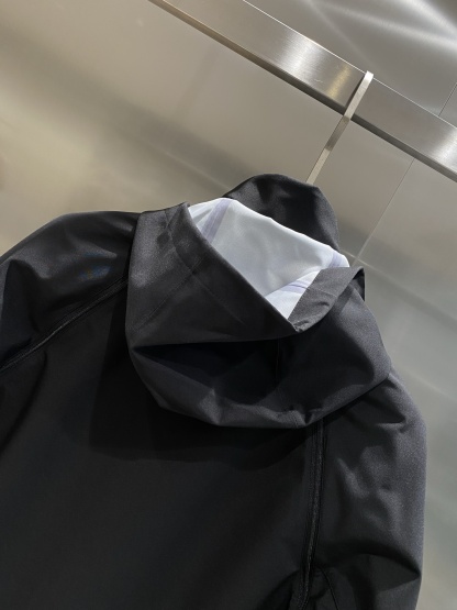 プラダ「Prada」 2025春夏メンズジャケット