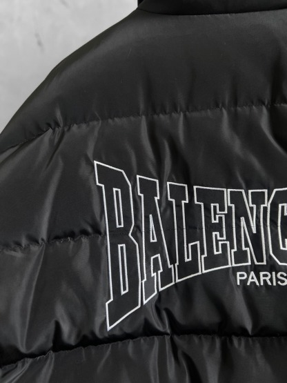 バレンシアガ「Balenciaga」‌2025FW リバーシブル スタンドカラー ダウンジャケット