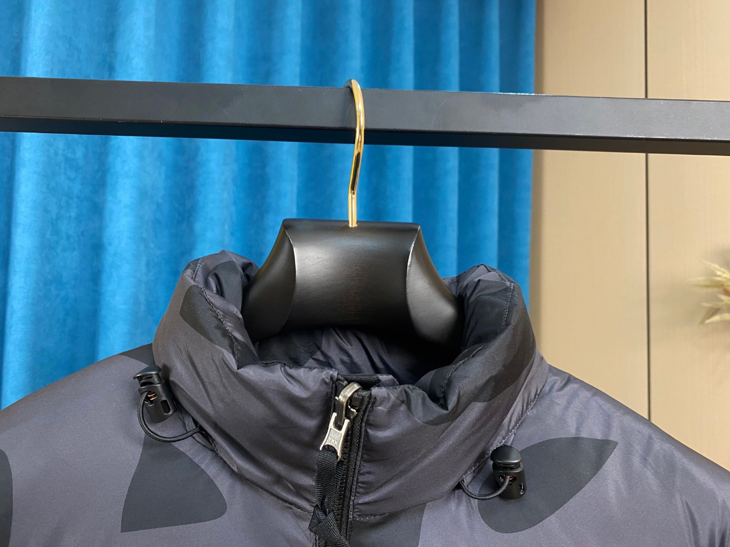 「コラボモデル」THE NORTH FACE × KAWS コラボレーション 1996 ダウンジャケット