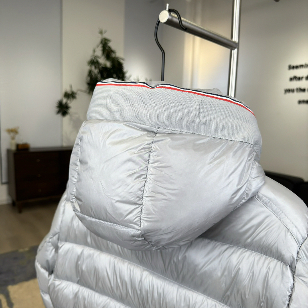 モンクレール「Moncler」フード付きカラーブロック ダウンジャケット