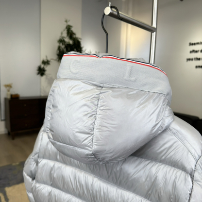 モンクレール「Moncler」フード付きカラーブロック ダウンジャケット