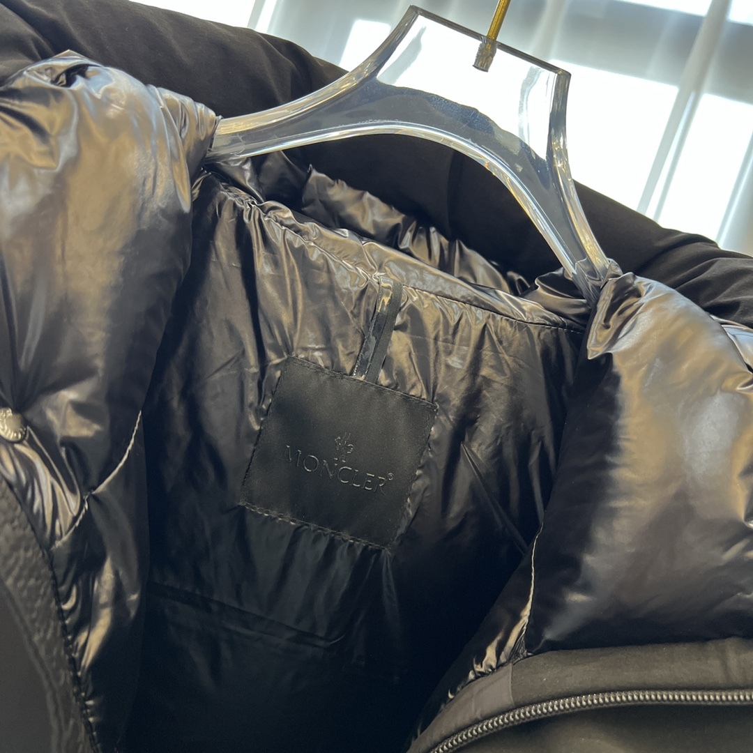 モンクレール「Moncler」ブラックレーベル ブラックウォリアー ショートダウンジャケット