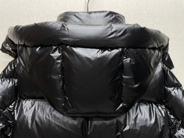 モンクレール「Moncler」 トリカラーテープ マヤ フード付きダウンジャケット