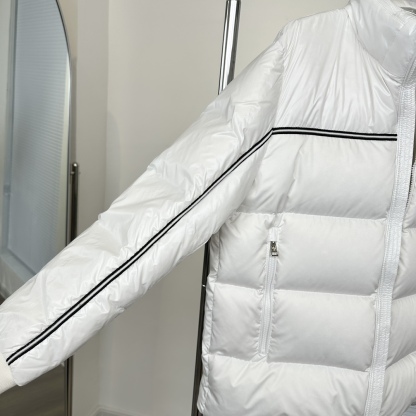 モンクレール「Moncler」ホワイト＆ブラックライン ショート ダウンジャケット メンズ＆レディース
