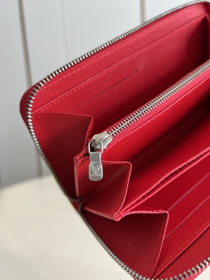 ルイ・ヴィトン「Louis Vuitton」LV ✕ Supreme コラボ ジッピー･ウォレット