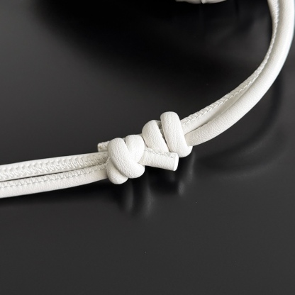 ボッテガ・ヴェネタ「Bottega Veneta」Concert Pouch レザーショルダーバッグ