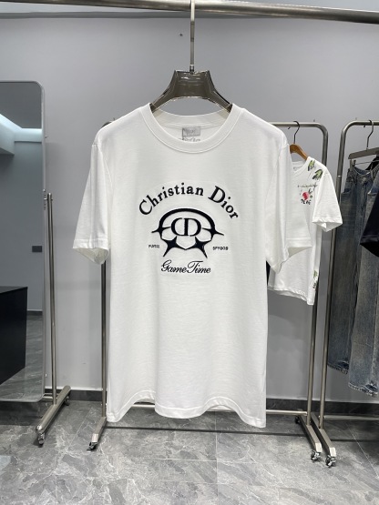 ディオール「Dior」CDロゴ立体刺繍半袖Tシャツ