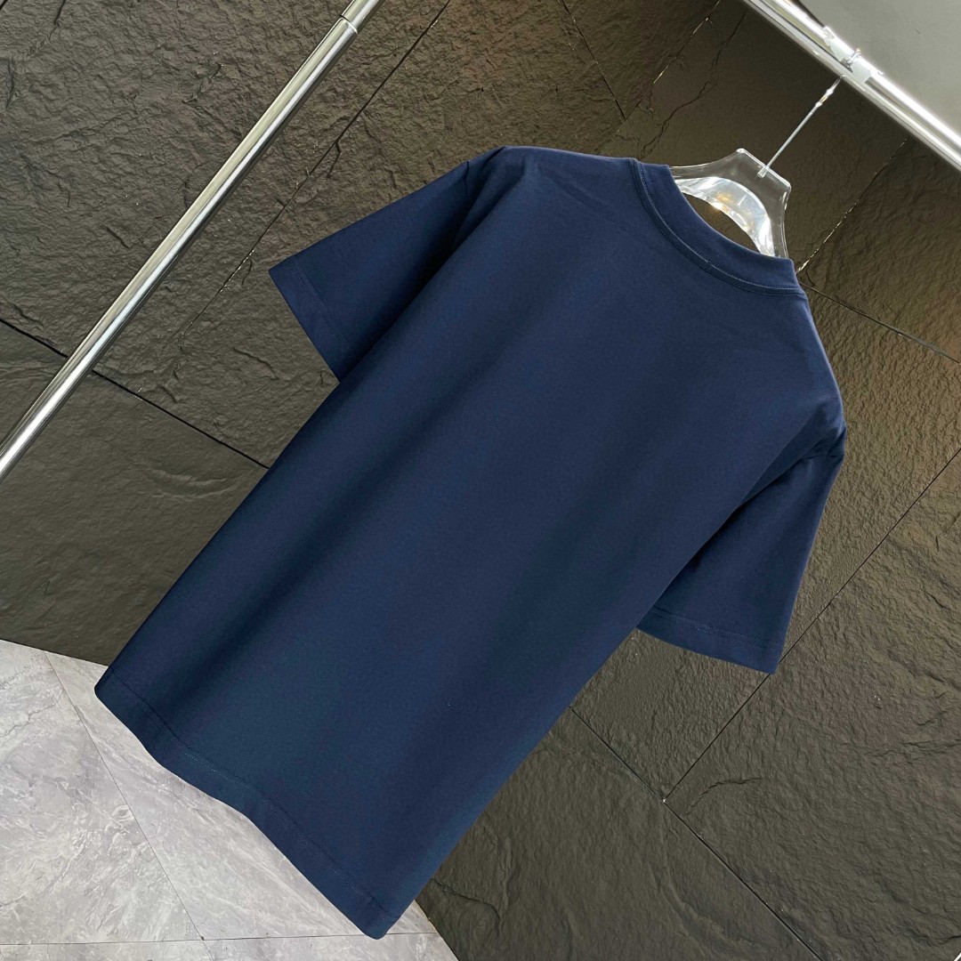 プラダ「Prada」2025春夏 ヘビーウェイトコットン ロゴ植毛半袖Tシャツ