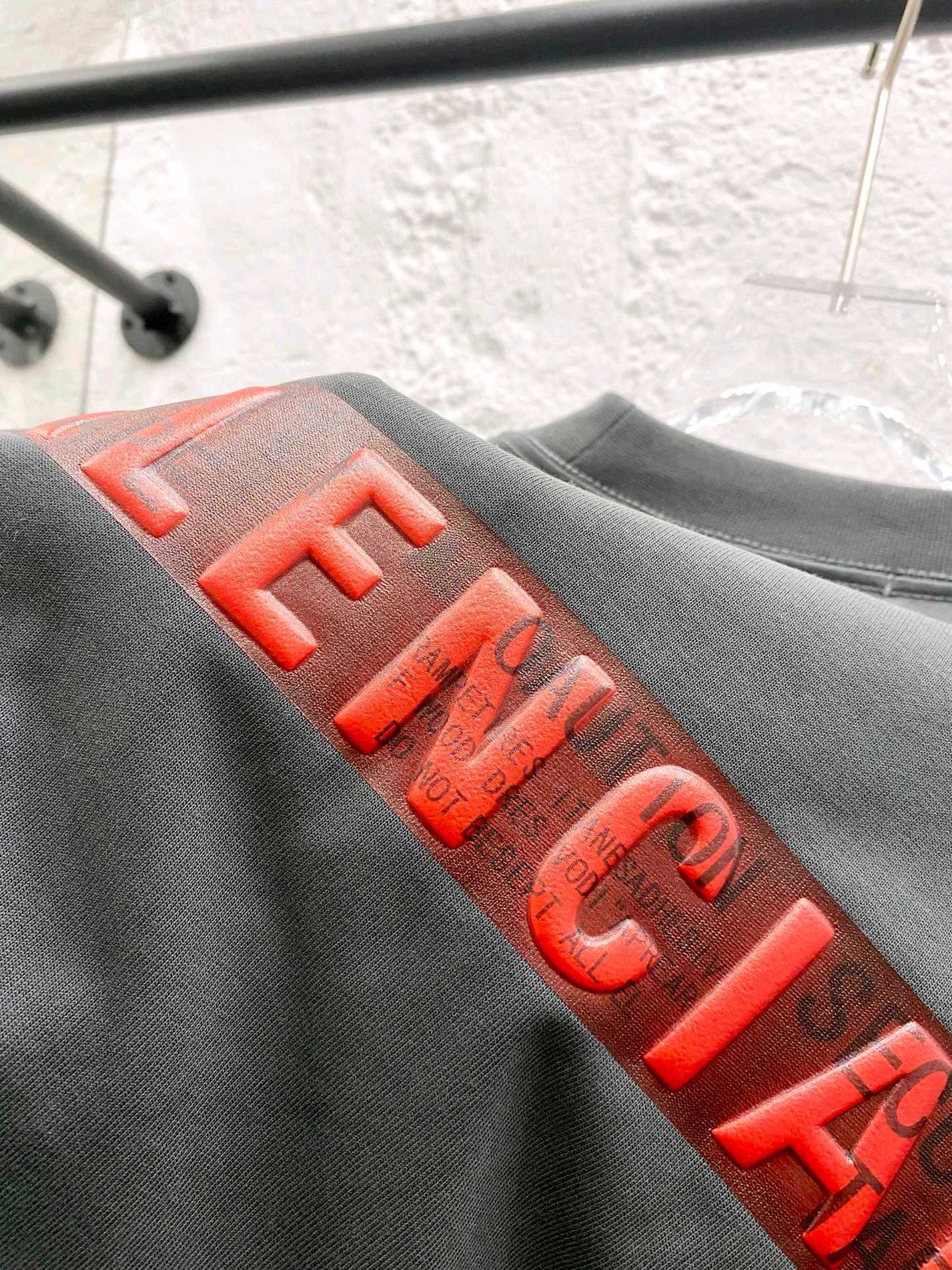 バレンシアガ「Balenciaga」ハイネックプレミアムコットン半袖Tシャツ