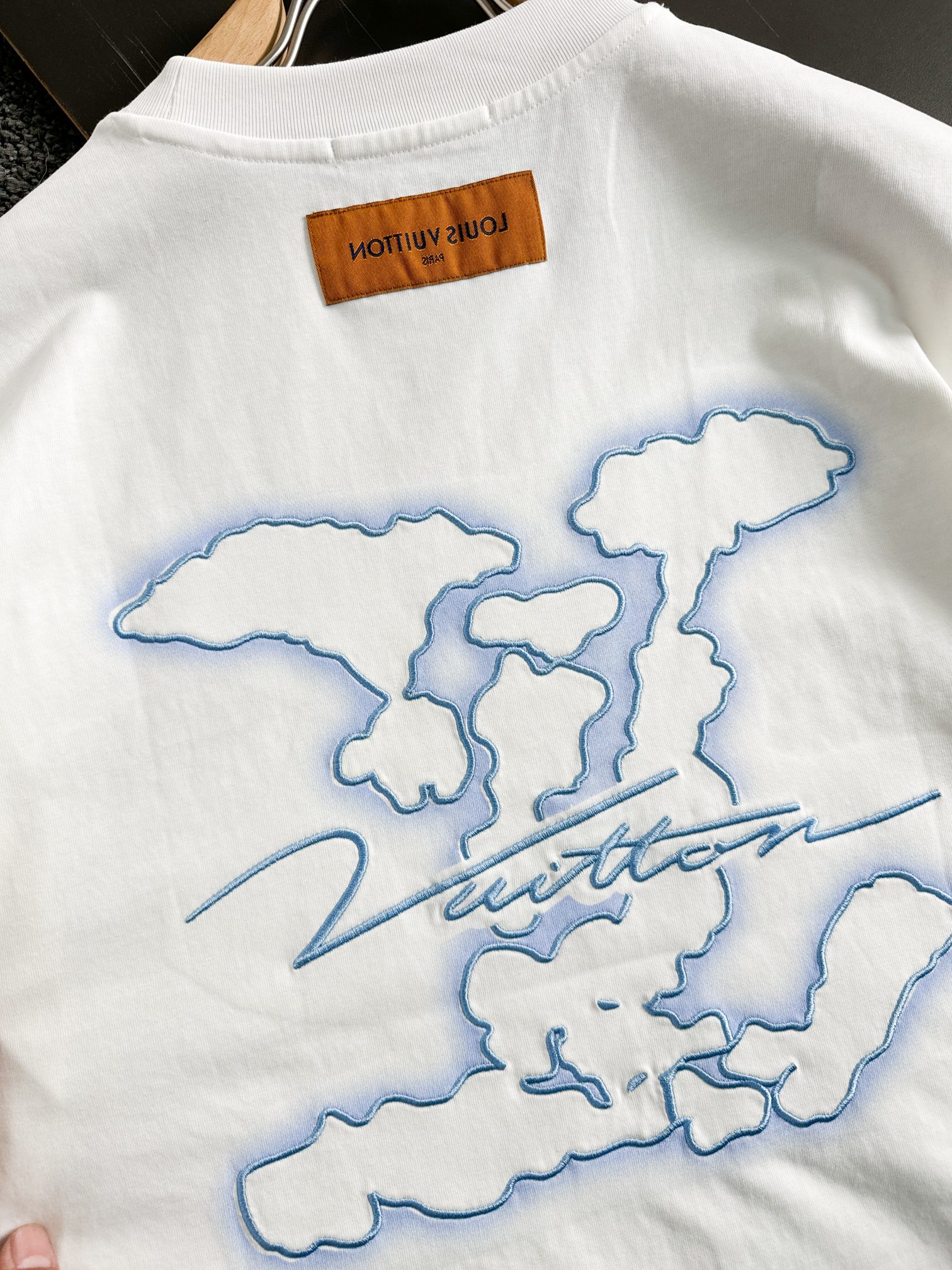 ルイ・ヴィトン「Louis Vuitton」クラウド スプレー エンブロイダリー Tシャツ