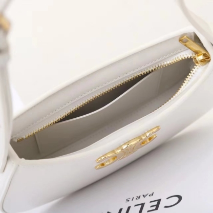 セリーヌ「Celine」Triomphe アンダーアームバッグ