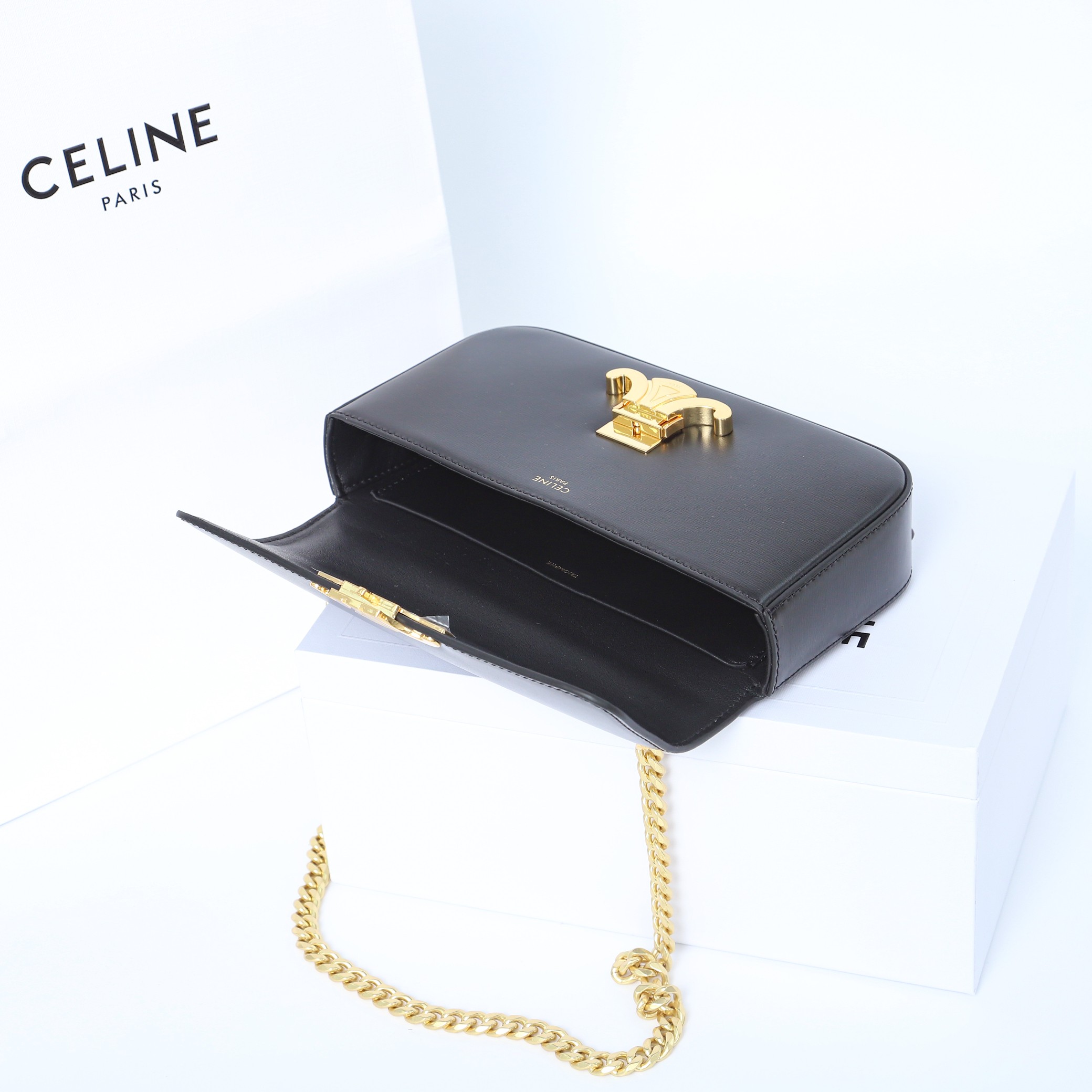 セリーヌ「Celine」Triomphe チェーンショルダーバッグ