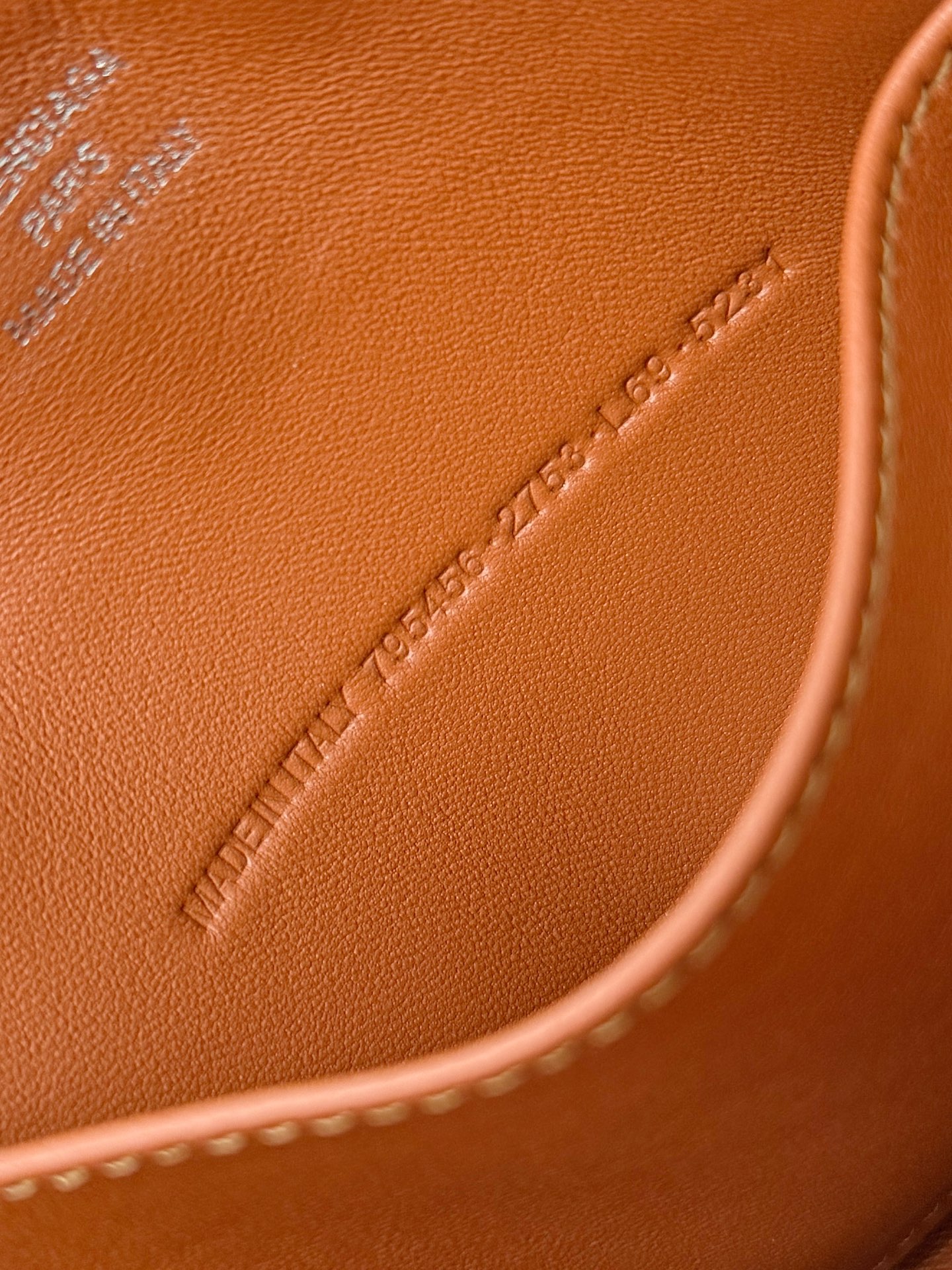 バレンシアガ「Balenciaga」Rodeo Drive スモールショルダーバッグ