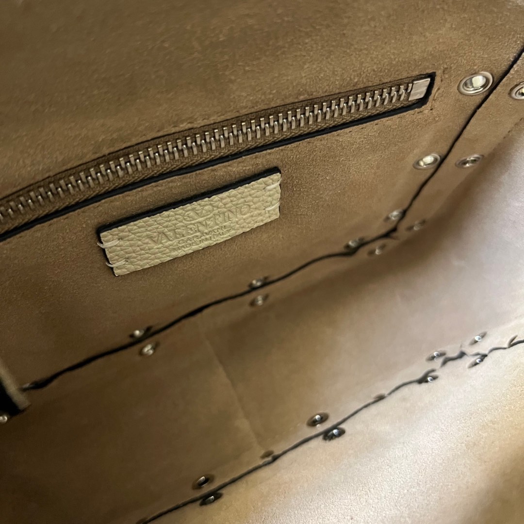 ヴァレンティノ「Valentino」ガラヴァーニ スモール レザー ハンドバッグ