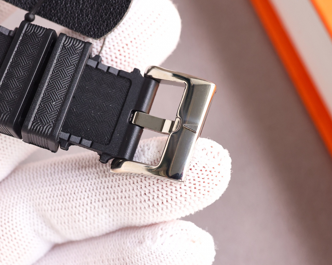 ブランパン「Blancpain」フィフティ・ファゾム「No Radiations」限定版自動巻きダイバーズウォッチ40.3mm