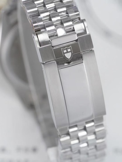 チューダー「Tudor」ブラックベイ 1958 シリーズメンズウォッチ39MM