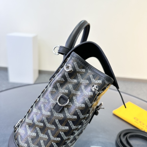 ゴヤール「Goyard」 Alpin Mini ミニバックパック