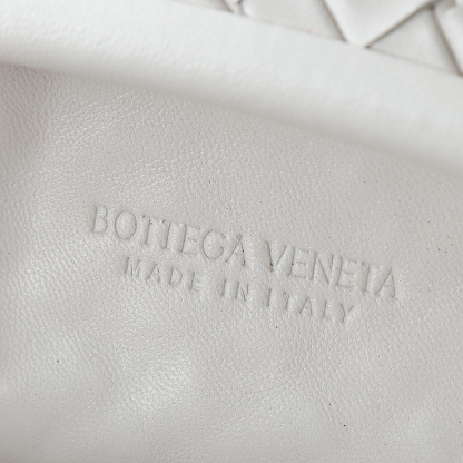 ボッテガ・ヴェネタ「Bottega Veneta」 Lauren 1980 Teen チェーンクラッチバッグ