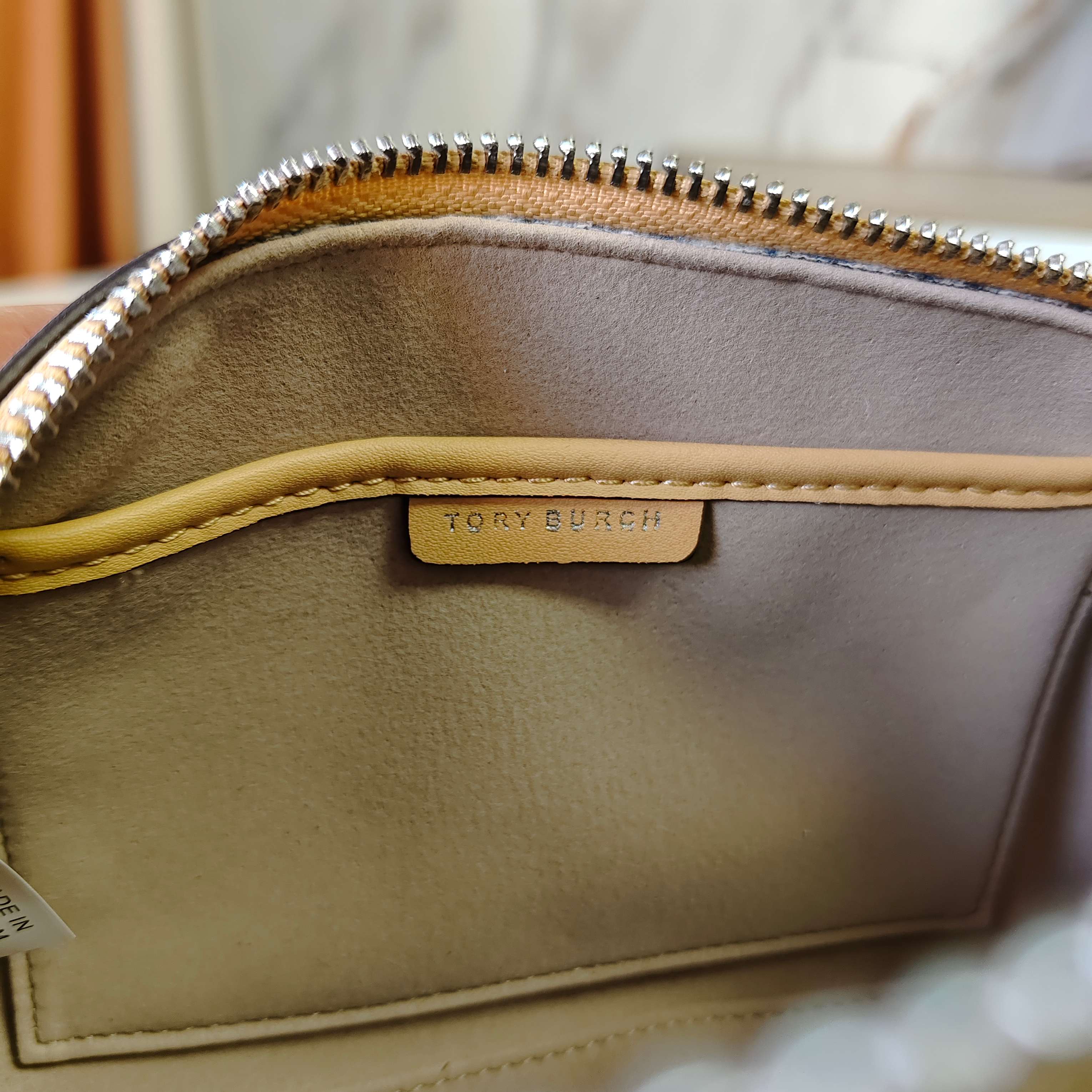 トリー バーチ「Tory Burch」トーリーバーチ T Monogram デニム ピローショルダーバッグ