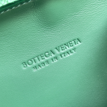 ボッテガ・ヴェネタ「Bottega Veneta」Knot ミナウディエール イブニングバッグ