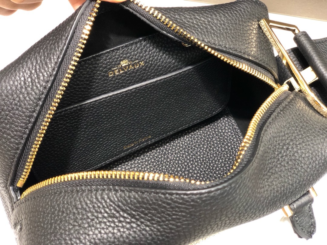 デルヴォー「Delvaux」Cool Box シリーズ ハンドバッグ