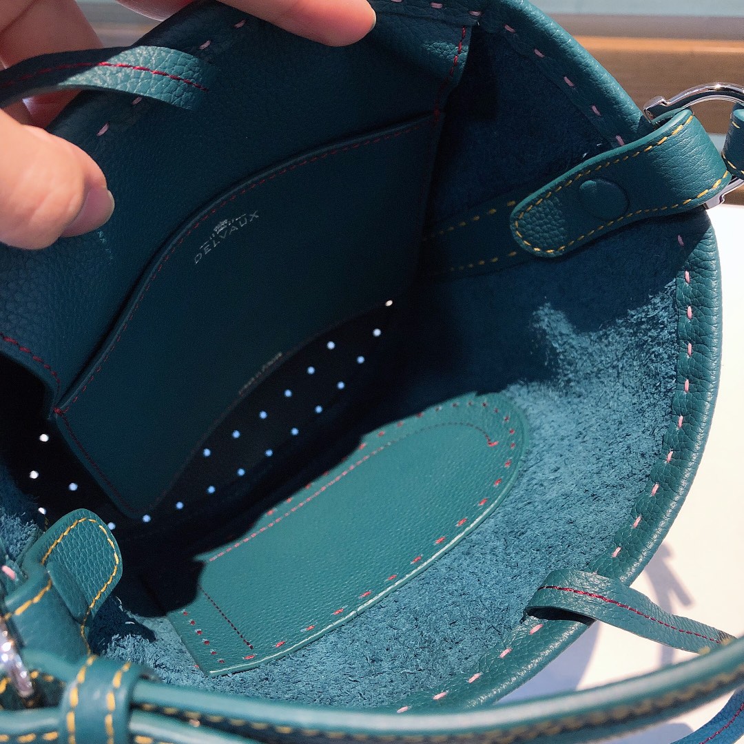 デルヴォー「Delvaux」Pin ミニバケットバッグ