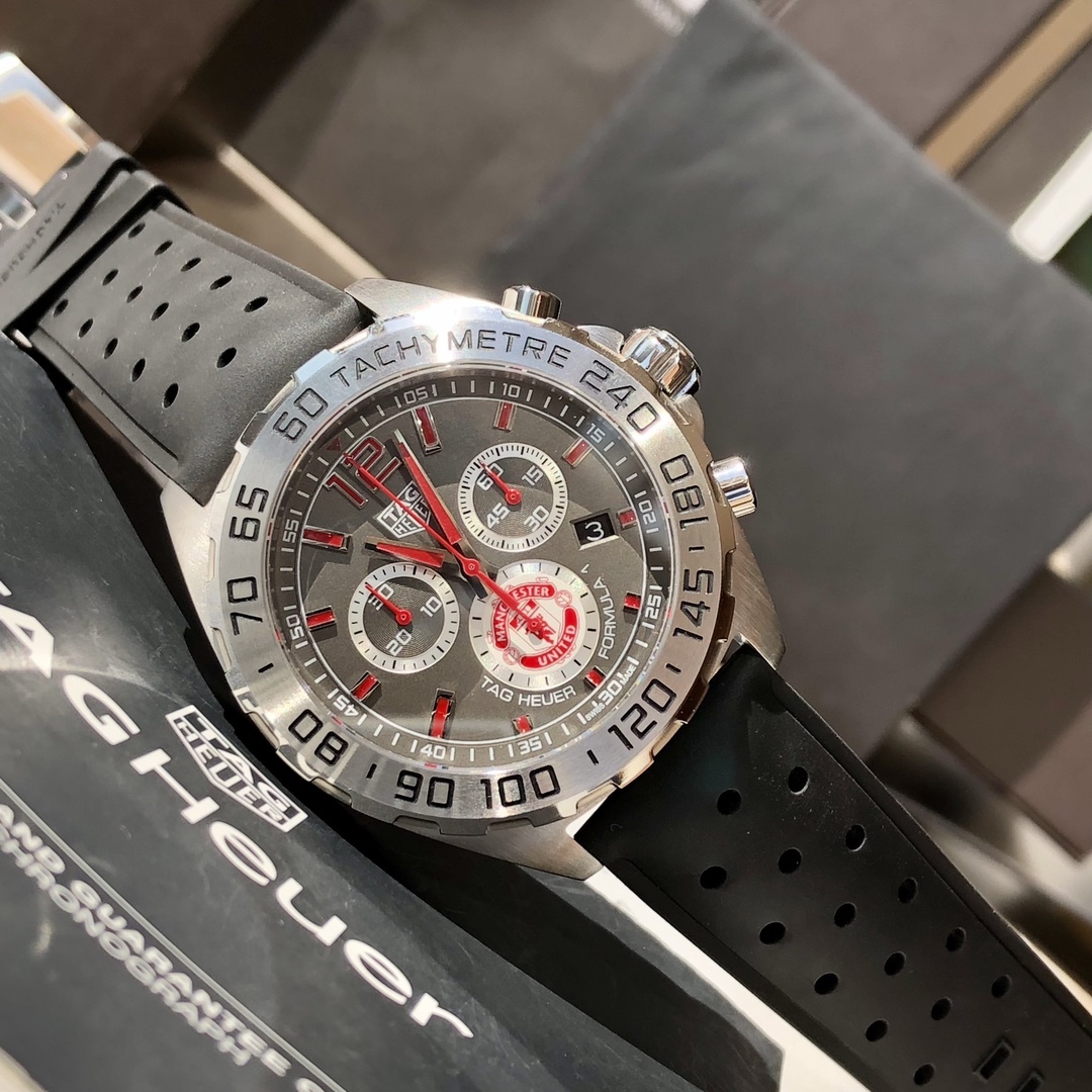 タグ・ホイヤー「TAG Heuer」Formula 1 メンズクオーツ腕時計 43mm
