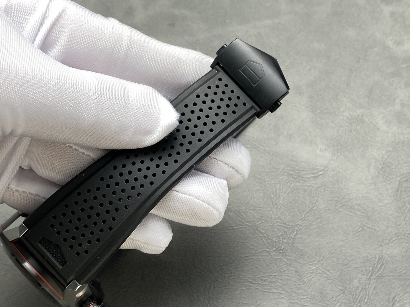 タグ・ホイヤー「TAG Heuer」カレラ ヒューアークロノグラフ 腕時計43mm