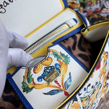 ドルチェ・アンド・ガッバーナ「D&G」 レザープリント ミラー付き ショルダーバッグ
