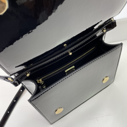 ドルチェ・アンド・ガッバーナ「D&G」ラミネートレザー ショルダーバッグ