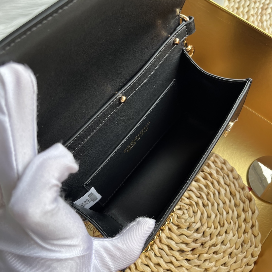 ドルチェ・アンド・ガッバーナ「D&G」シングルショルダークロスボディバッグ