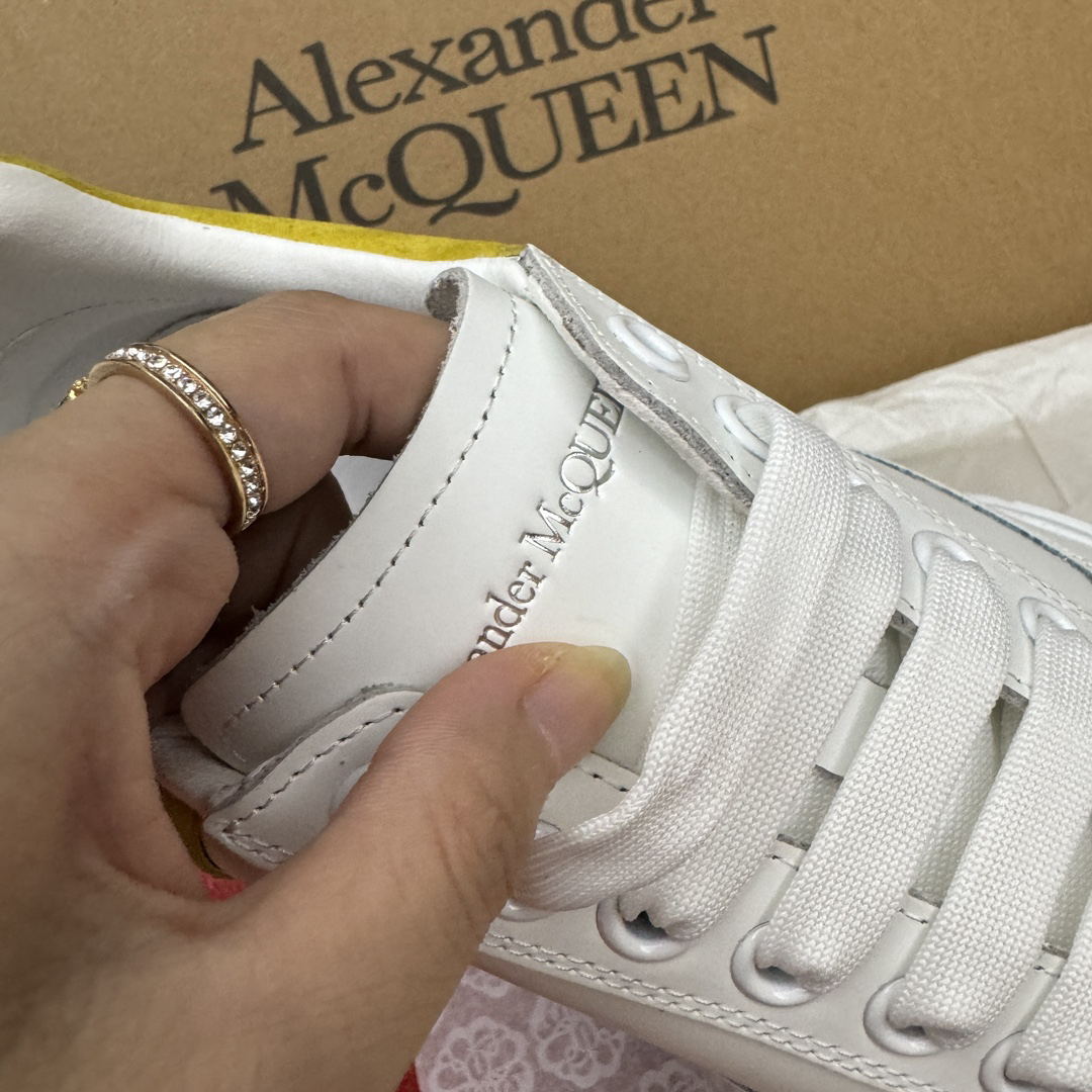 アレキサンダー・マックイーン［Alexander McQueen］Oversized Sneaker "Silk Gloss Leather" スニーカー