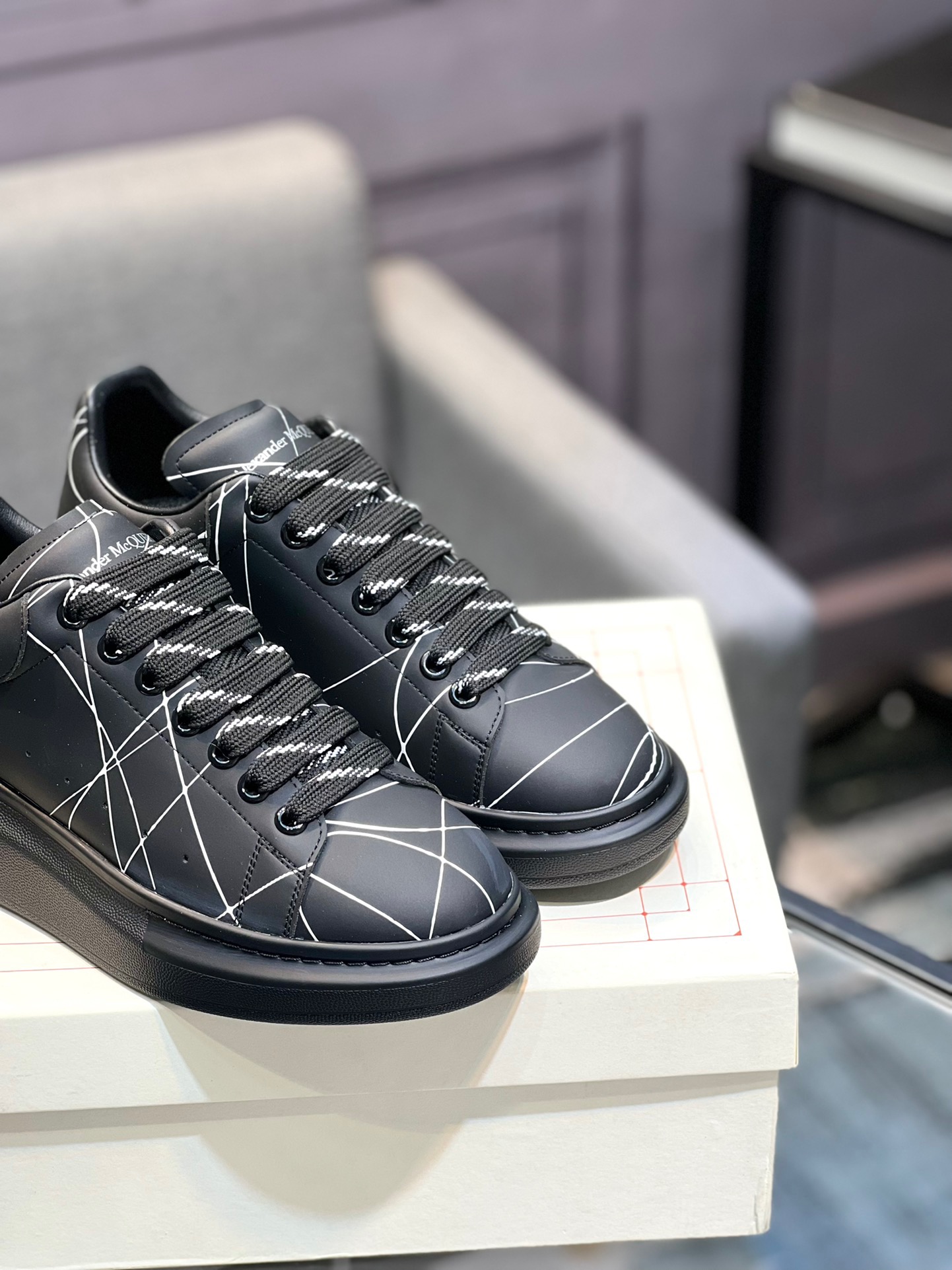 アレキサンダー・マックイーン［Alexander McQueen］Oversized Sneaker "Classic White" スニーカー