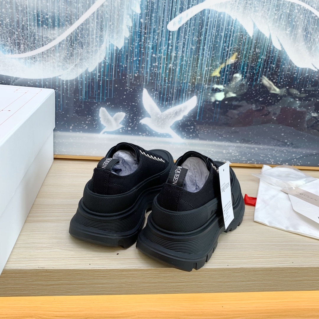 アレキサンダー・マックイーン［Alexander McQueen］Oversized Sneaker "Classic Platform" スニーカー