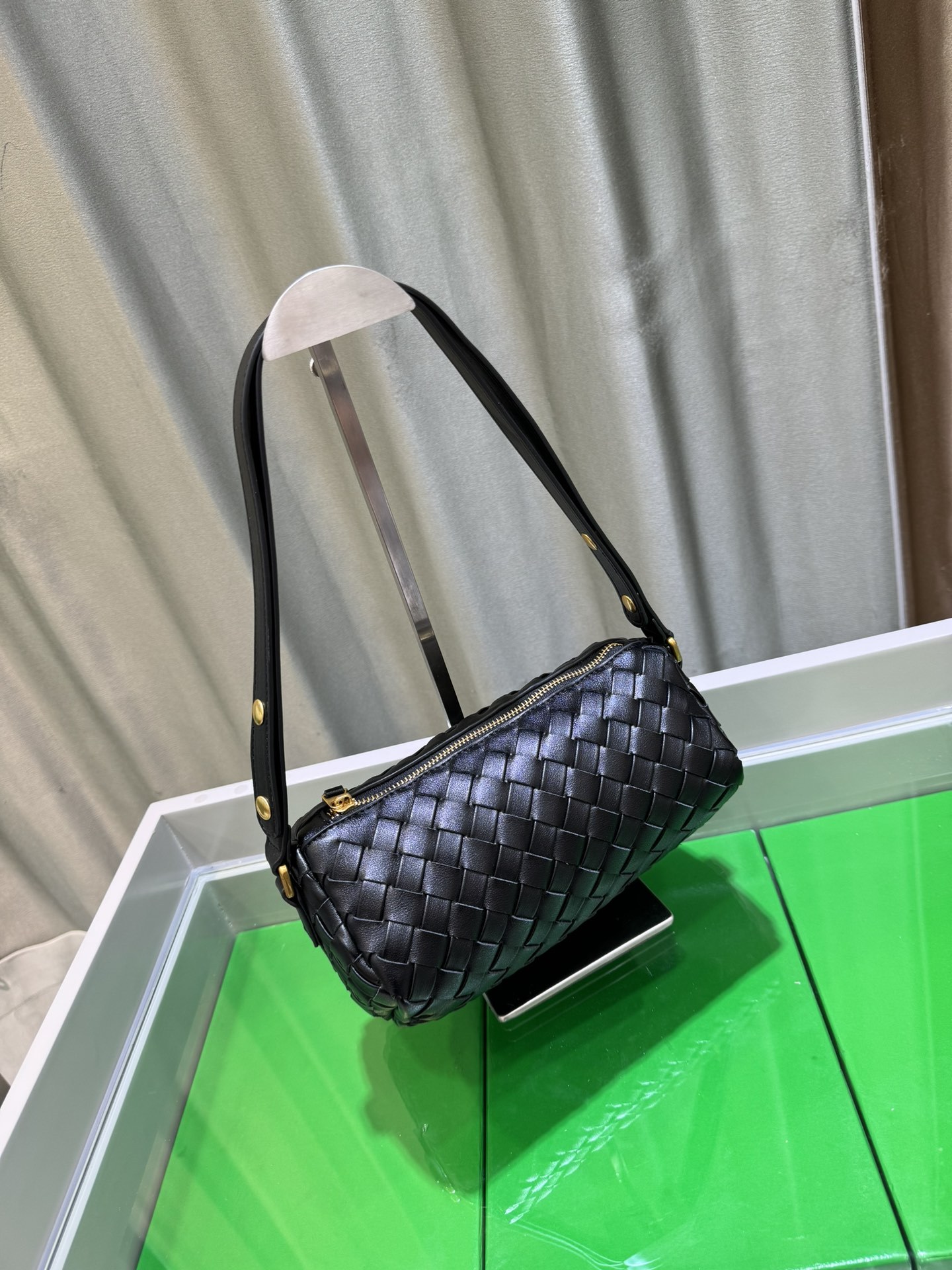 ボッテガ・ヴェネタ「Bottega Veneta」2024早秋 大中華区限定 ショルダーバッグ