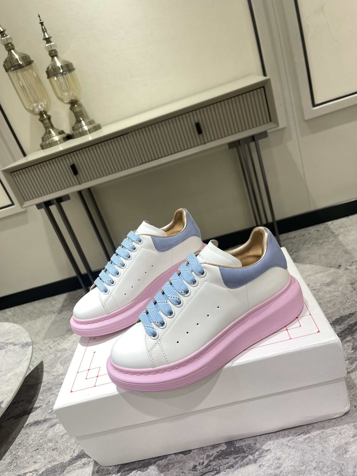 アレキサンダー・マックイーン［Alexander McQueen］Oversized Sneaker スニーカー