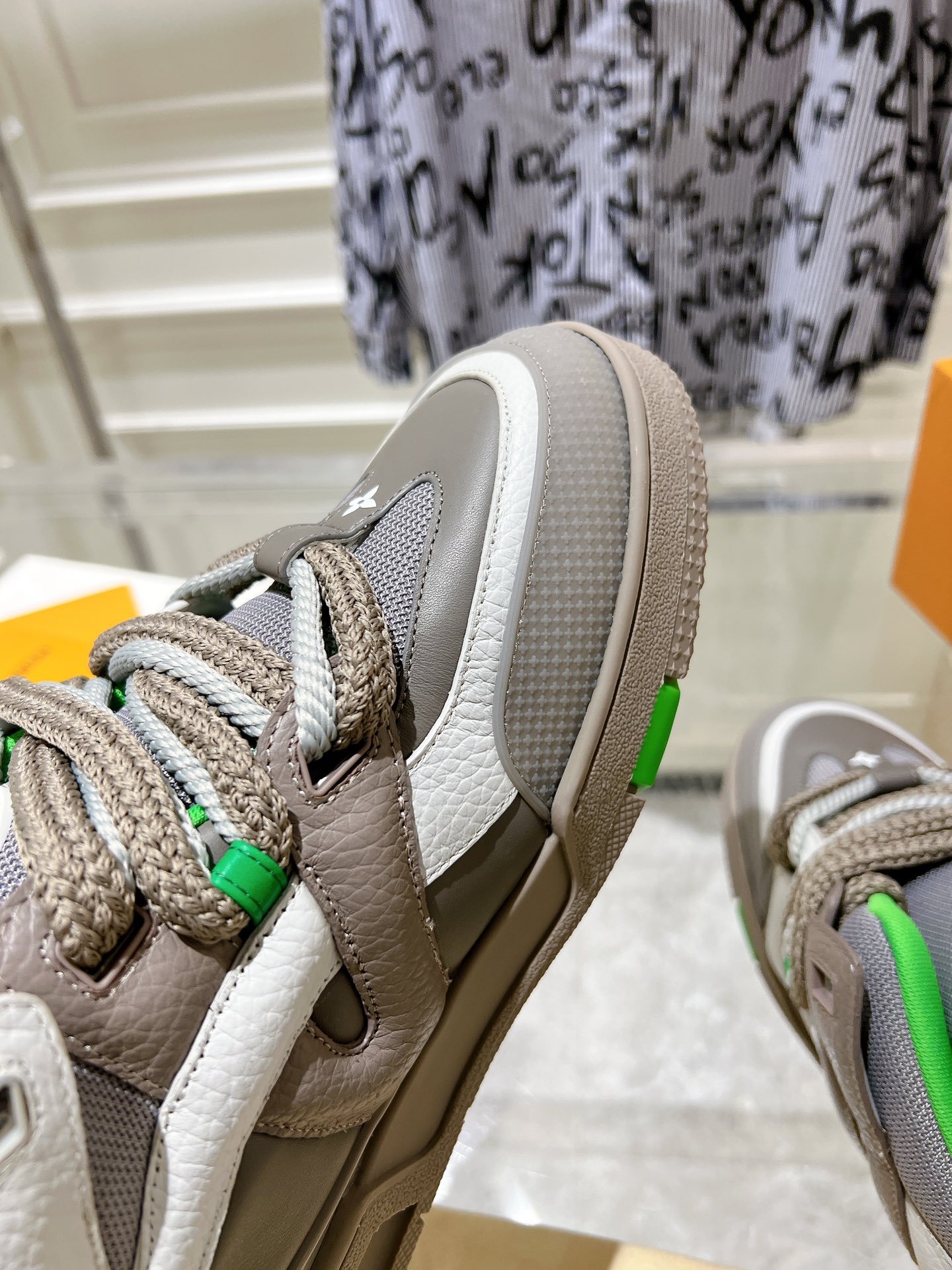 「コラボモデル」Louis Vuitton x Skate スニーカー