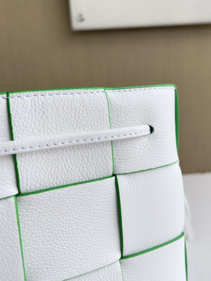 ボッテガ・ヴェネタ「Bottega Veneta」七夕限定 Intrecciato ミニバケットバッグ