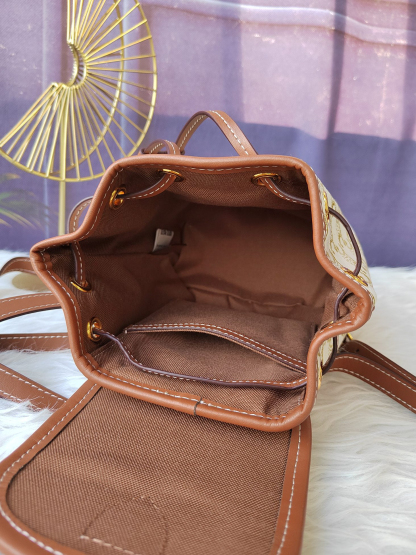 セリーヌ「Celine」Triomphe ミニ バックパック