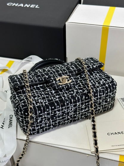 シャネル「Chanel」24P ツイード スパングル CFミニ ショルダーバッグ