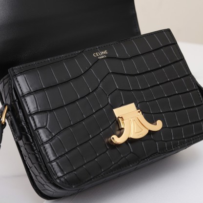 セリーヌ「Celine」クロコダイルエンボス トリアンンフ ショルダーバッグ