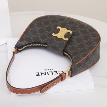 セリーヌ「Celine」 AVA モノグラム アンダーアームバッグ