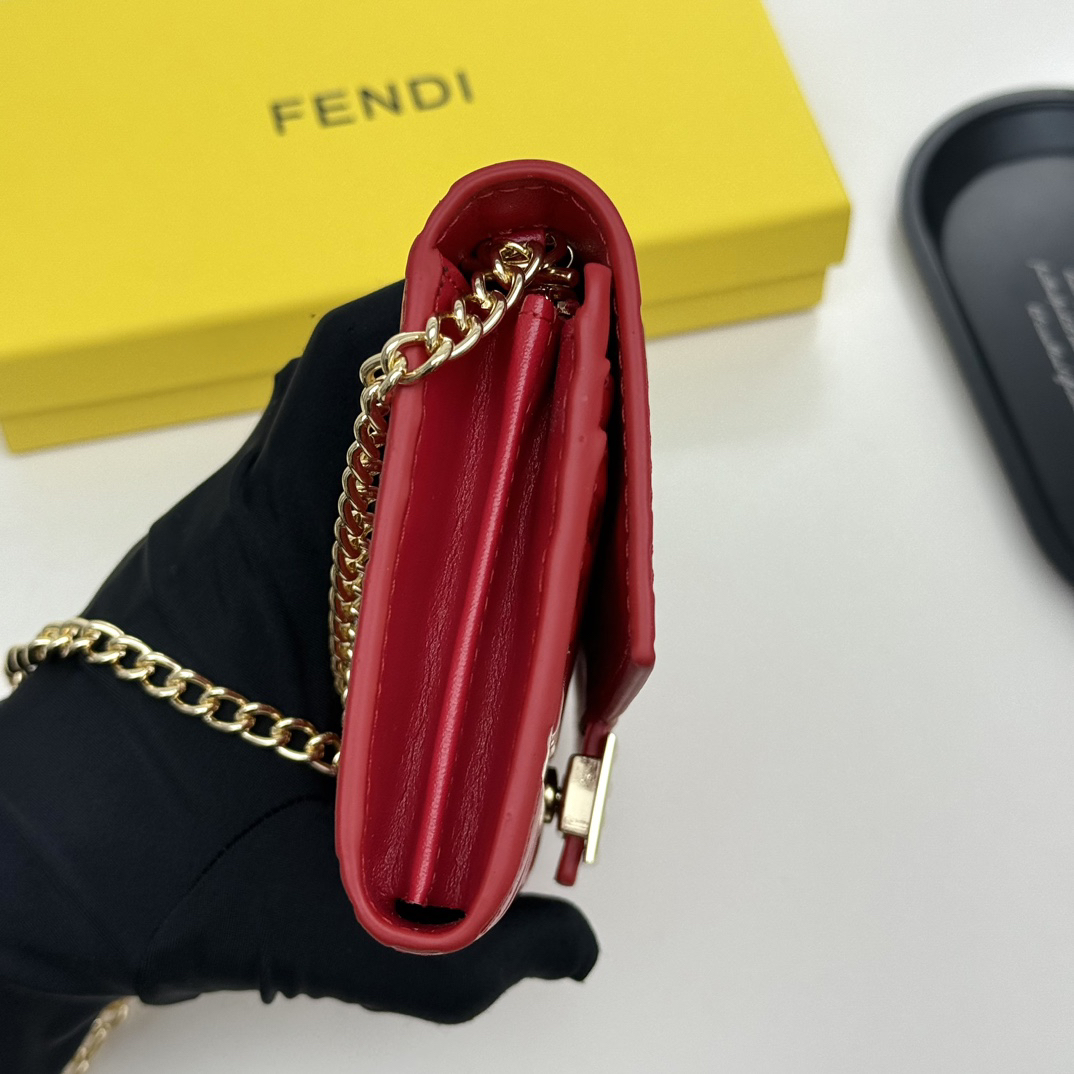 フェンディ「Fendi」マルチファンクション チェーンウォレット