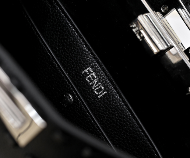 フェンディ「Fendi」Peekaboo Petite スモール ショルダーバッグ