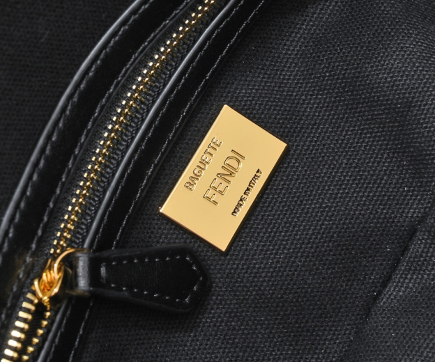 フェンディ「Fendi」Baguette FFエンブロイダリー ショルダーバッグ